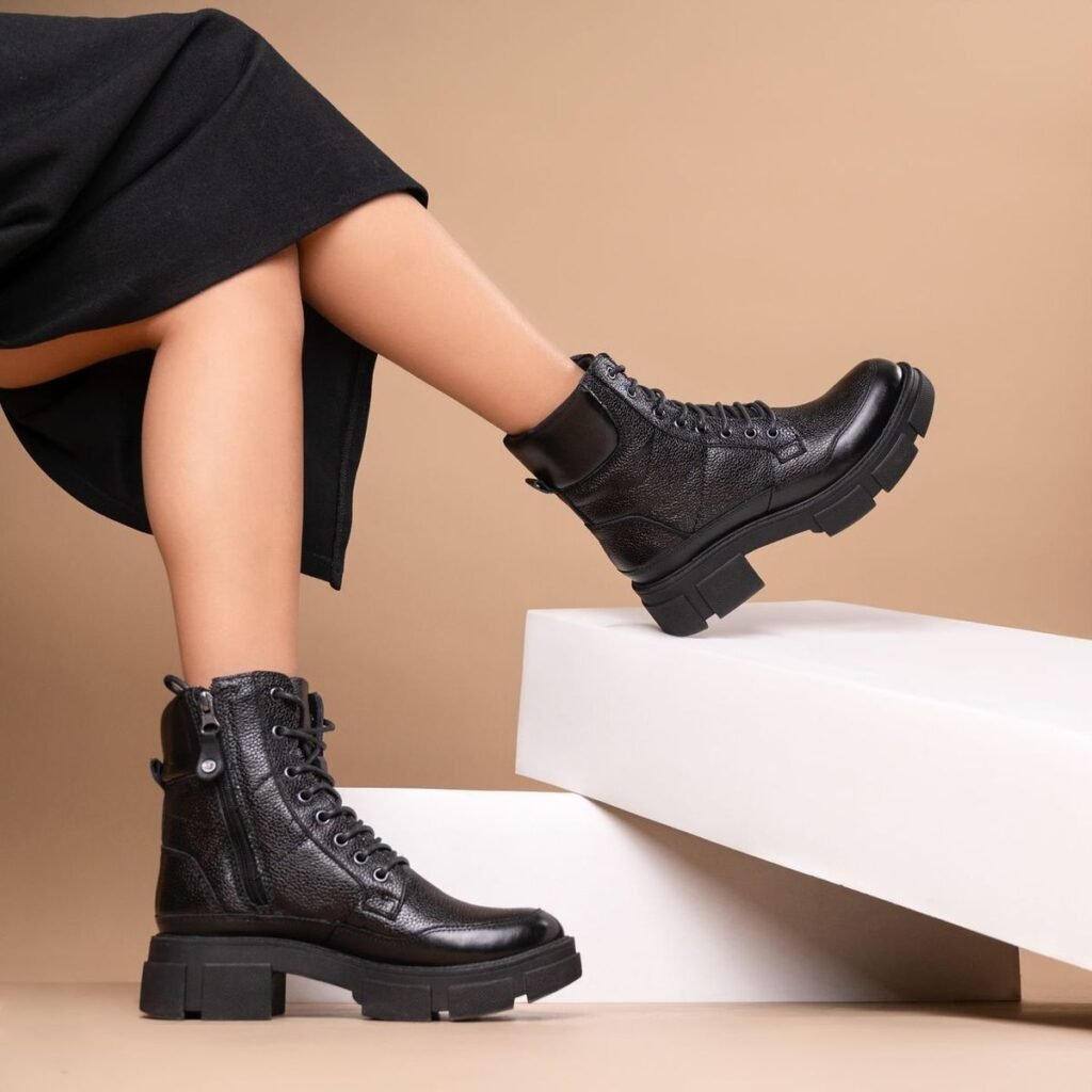 25 Black Boots Outfits to Try in 2026