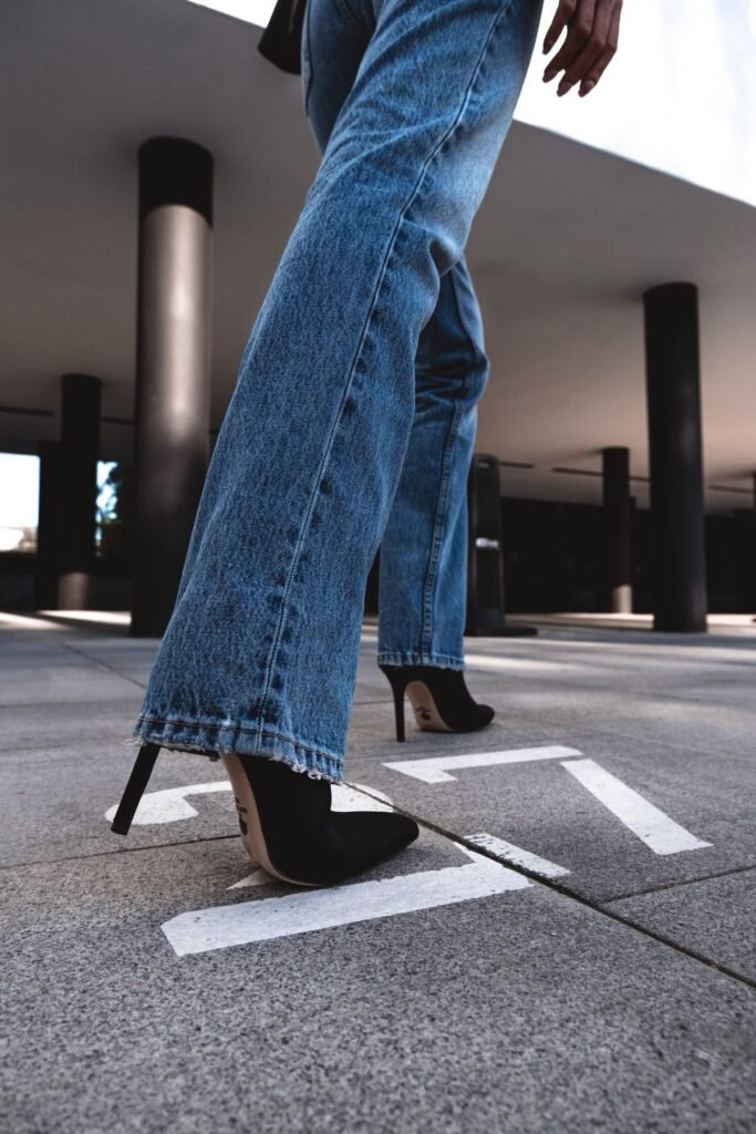 18 Bootcut Jeans Outfits to Try in 2026