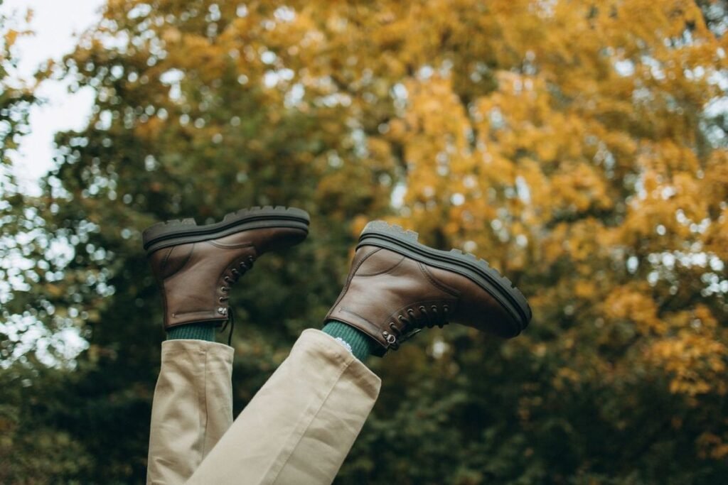 25 Brown Boots Outfits to Try in 2026